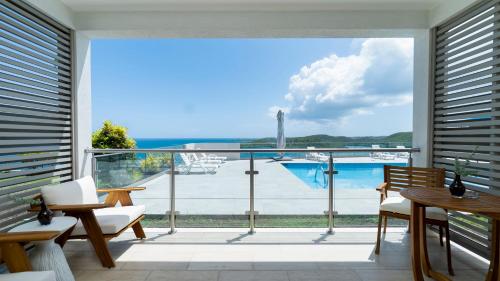 Ban công/sân hiên, Ruby - 2-bed condo with pool in Grand Anse