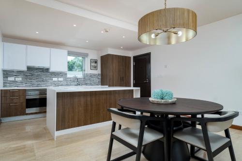 Cơ sở vật chất, Ruby - 2-bed condo with pool in Grand Anse