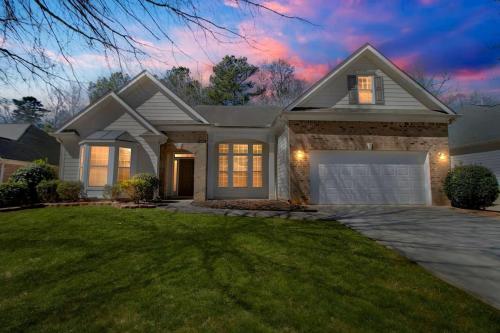 South Fulton Home Sleeps 10, Quiet Neighborhood in South Fulton