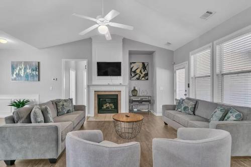 South Fulton Home Sleeps 10, Quiet Neighborhood in South Fulton