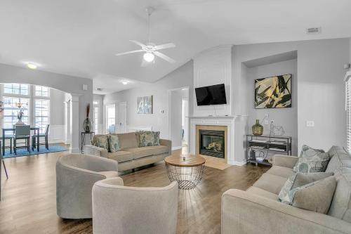 South Fulton Home Sleeps 10, Quiet Neighborhood in South Fulton
