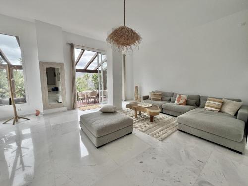 5 -Grand appartement a Ojen , Las Buganvillas – khách sạn tại Cala Golf