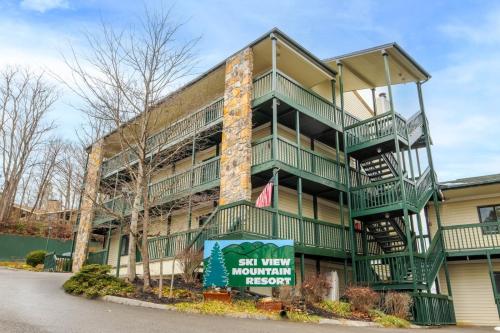 Mountain Top Retreat - 1 Mile from Ober Mountain! - main image