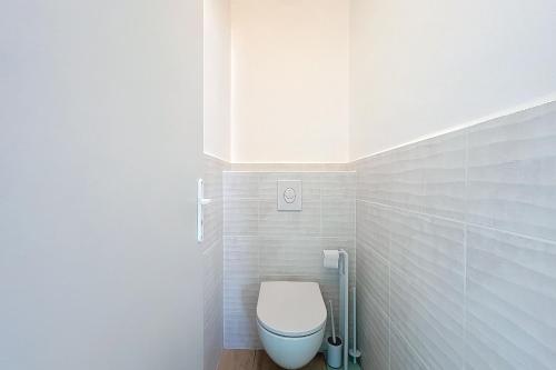 Spacious cocoon in Narbonne - with sea view - image 3