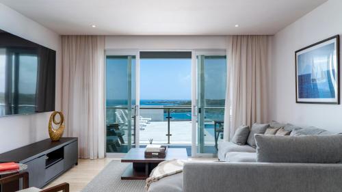 Ban công/sân hiên, Ruby - 2-bed condo with pool in Grand Anse