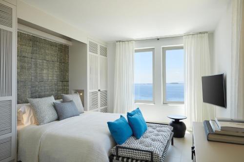 2 bedrooms, 4 beds