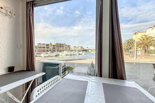 Studio with pool near the harbor - image 5