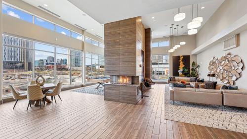 sala de TV, Sentral SoBro in Nashville City Center