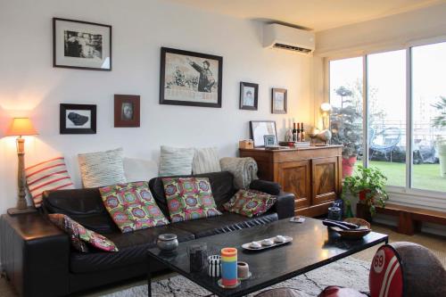Romantic apartment with a view of the Sacré-Cœur (Romantic apartment with a view of the Sacre-Cœur) in Pigalle