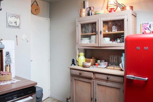 Romantic apartment with a view of the Sacré-Cœur (Romantic apartment with a view of the Sacre-Cœur) in Pigalle