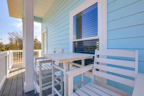 Deck and Steinhatchee River Views Family Getaway in Steinhatchee (FL)