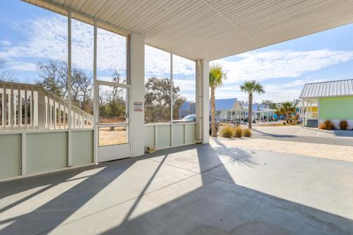 Deck and Steinhatchee River Views Family Getaway in Steinhatchee (FL)