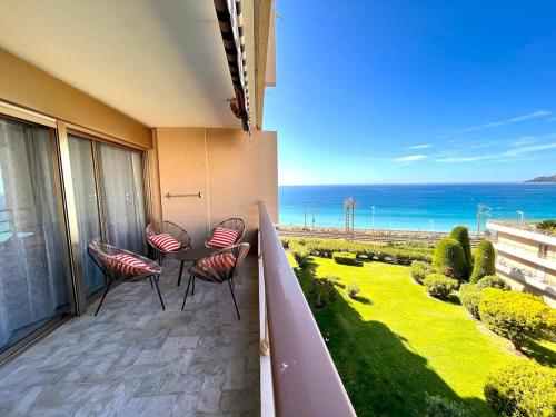 Sea View Apt, 3 Beds, AC, Ideal for Congresses