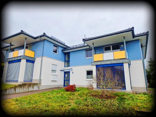 Gemütliche und geräumige Ferienwohnung in Universitätsnähe (Gemutliche und geraumige Ferienwohnung in Universitatsnahe) in 伊爾梅瑙