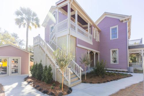 The Gilded Lady - The Wedding Suite in Pensacola Downtown