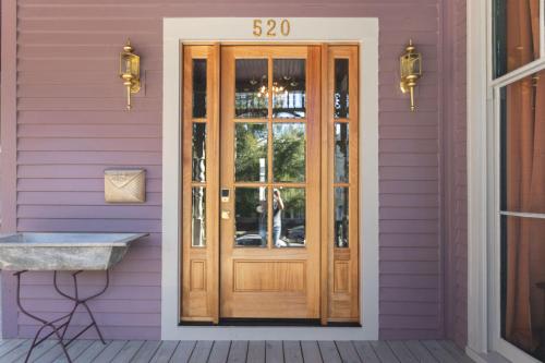 The Gilded Lady - The Wedding Suite in Pensacola Downtown