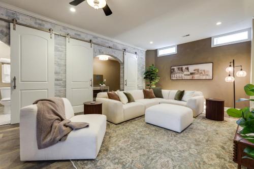 Walk to OTR! Hot Tub & Movie Room at Cincy Condo – khách sạn tại Mount Auburn