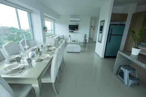 Penthouse con balcon y vista al mar cerca del Centro Historico in San Pedro
