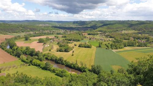 Gîte de groupe du Bel Orme (Gite de groupe du Bel Orme) in Saint-Leon-sur-Vezere