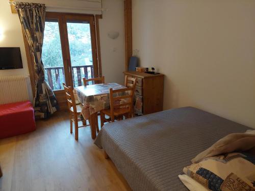 Charmant studio pour 2 avec balcon à Brides-les-Bains