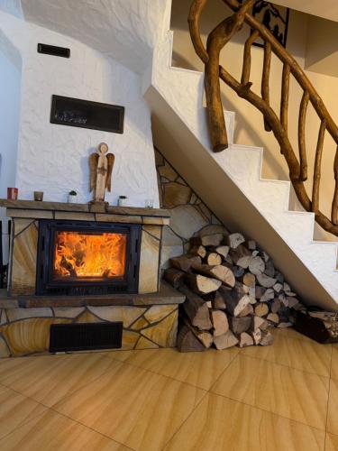 Chata z Kominkiem - Drozdowka Solina- 6-9-2-2-8-1-3-6-3 - Ustrzyki Dolne Chata z Kominkiem - Drozdowka Solina- 6-9-2-2-8-1-3-6-3 - Ustrzyki Dolne