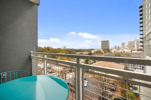 FIFA 2026 Stay -1B1B Midtown Apartment Private Balcony, Views, Gym - 2 mi from Mercedes-Benz Stadium in SoNo District