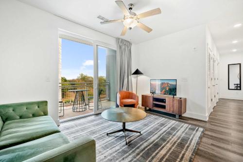 FIFA 2026 Stay - 2B2B with Private Balcony Modern & Stylish - 2 mi from Mercedes-Benz Stadium - 6 in SoNo District
