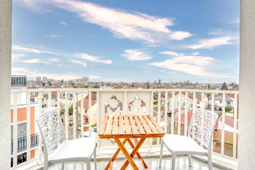 View, Duplex Paris, Villepinte Expo, CDG, Disneyland in Le Blanc-Mesnil