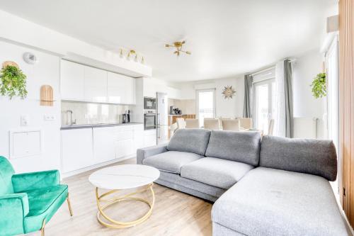 Kitchen, Duplex Paris, Villepinte Expo, CDG, Disneyland in Le Blanc-Mesnil