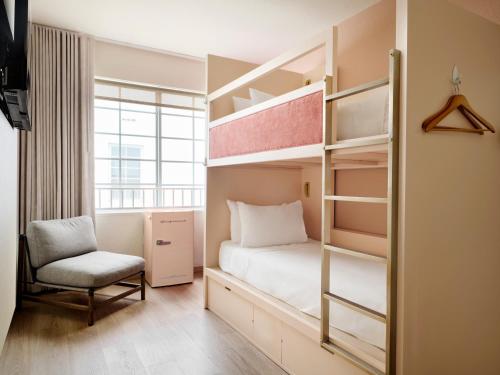 room detail thumbnail 0