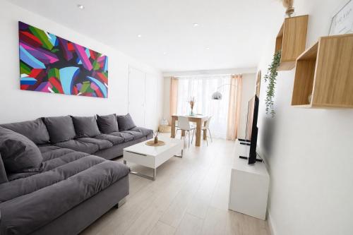 共用Lounge/電視區, Appartement Chilly Mazarin T3 Proche Aéroport Orly (Appartement Chilly Mazarin T3 Proche Aeroport Orly) in 希利馬紮蘭