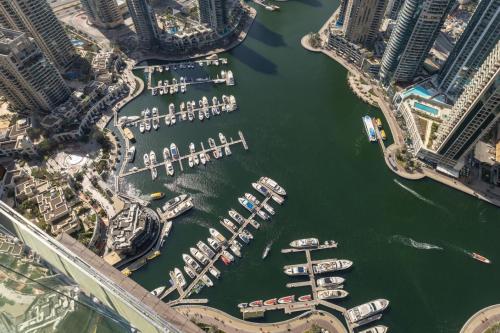 Deluxe Marina Gate Suite with Sea and Ain Dubai View - image 4