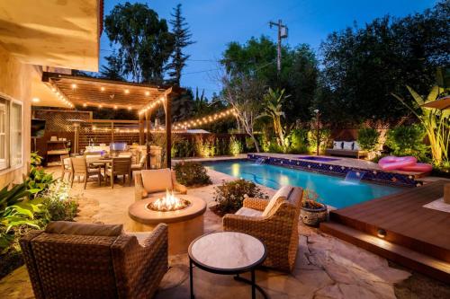 Vista/Panorama, Sherman Oaks Home w Pool, Spa and Outdoor Kitchen in Sherman Oaks