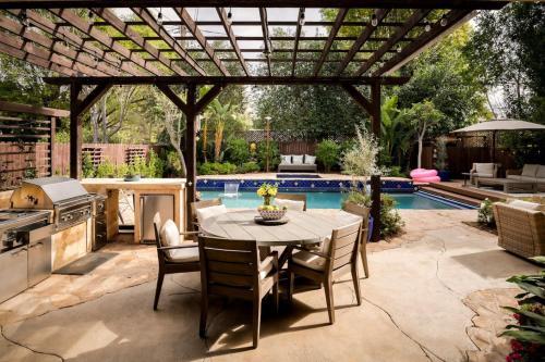 Attrezzature e servizi, Sherman Oaks Home w Pool, Spa and Outdoor Kitchen in Sherman Oaks
