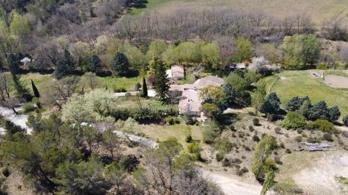 Le pré de la Chaumette gîte à louer Montfuron