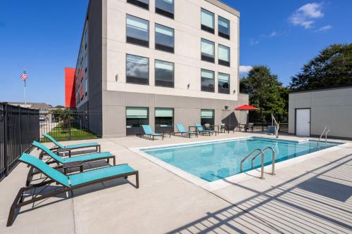 Swimming pool, avid hotel Millsboro - Georgetown South by IHG in Millsboro (DE)