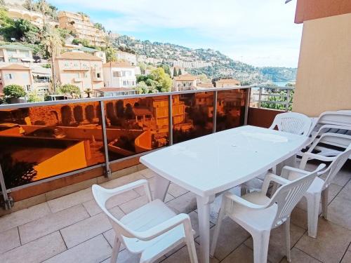 Appartement 8 personnes avec Wi-Fi, vue mer depuis le balcon - FR-1-827-2