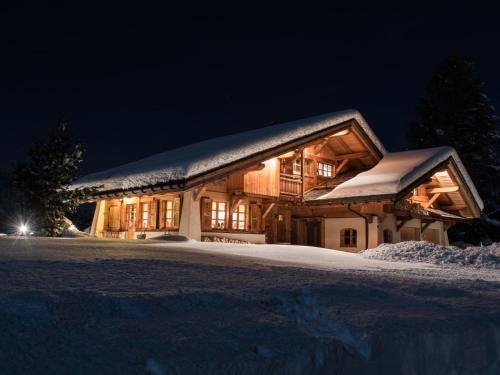Chalet Grand Standing à Megève - 5 min des Pistes, 5 Chambres, 10 Pers. - FR-1-432-95