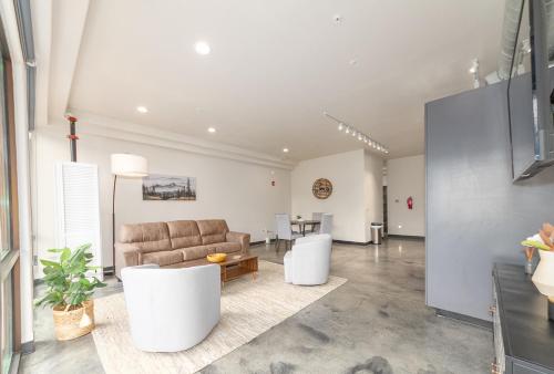 Удобства, South Hill King Suite Stylish Private Parking Included in Moran Prairie