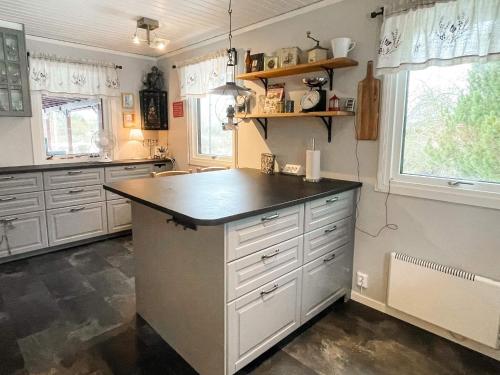 Iekārtas, 6 person holiday home in LÖTTORP (6 person holiday home in LOTTORP) in Mellböda