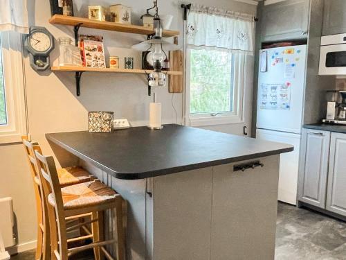 Iekārtas, 6 person holiday home in LÖTTORP (6 person holiday home in LOTTORP) in Mellböda