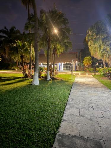 Garden, Casa de Playa - Villas Club Alta Mar in Puerto San Jose