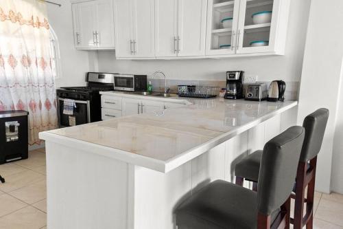 2BR Oceanview • Walk to Beach • Saint Lucia in ビュー フォール