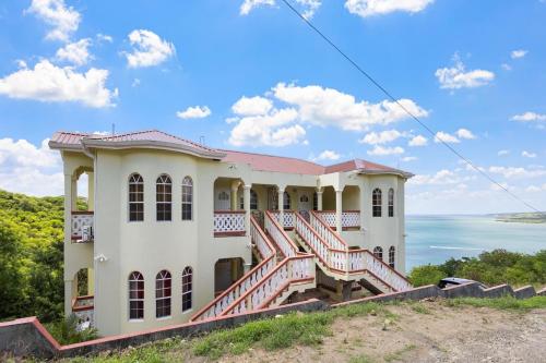 2BR Oceanview • Walk to Beach • Saint Lucia in ビュー フォール