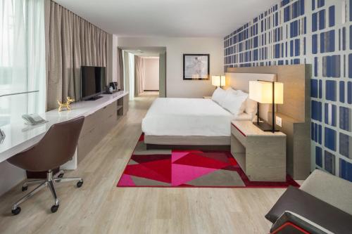 1 queen bed