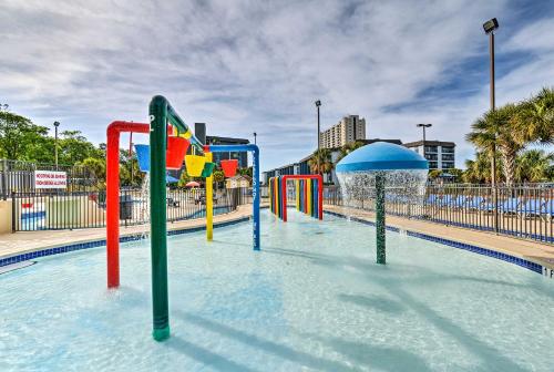 Beachfront Condo w/ Pool at Myrtle Beach Resort!, Миртл-Бич (фото 10)