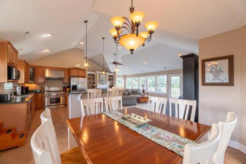 Show Boat - Kitty Hawk MP 2.5, Pool, Hot Tub, Rec Room, Pool Table, Golf Course Views in Kitty Hawk (NC)