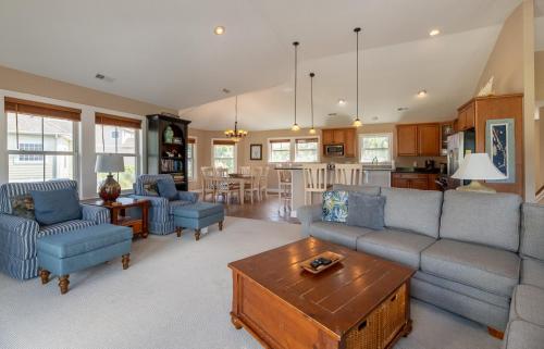 Show Boat - Kitty Hawk MP 2.5, Pool, Hot Tub, Rec Room, Pool Table, Golf Course Views in Kitty Hawk (NC)