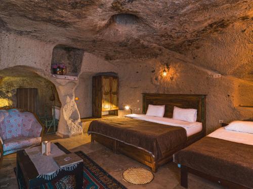 Atilla's Cave Hotel Room Type - Family Room with Garden View