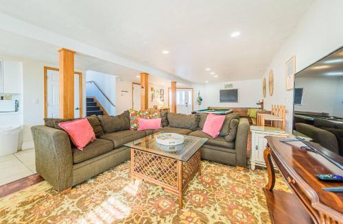 Sea Sun Greetings - Kitty Hawk MP 2.5, Ocean Views, Direct Beach Access, Pool, Hot Tub, Pets OK in Kitty Hawk (NC)